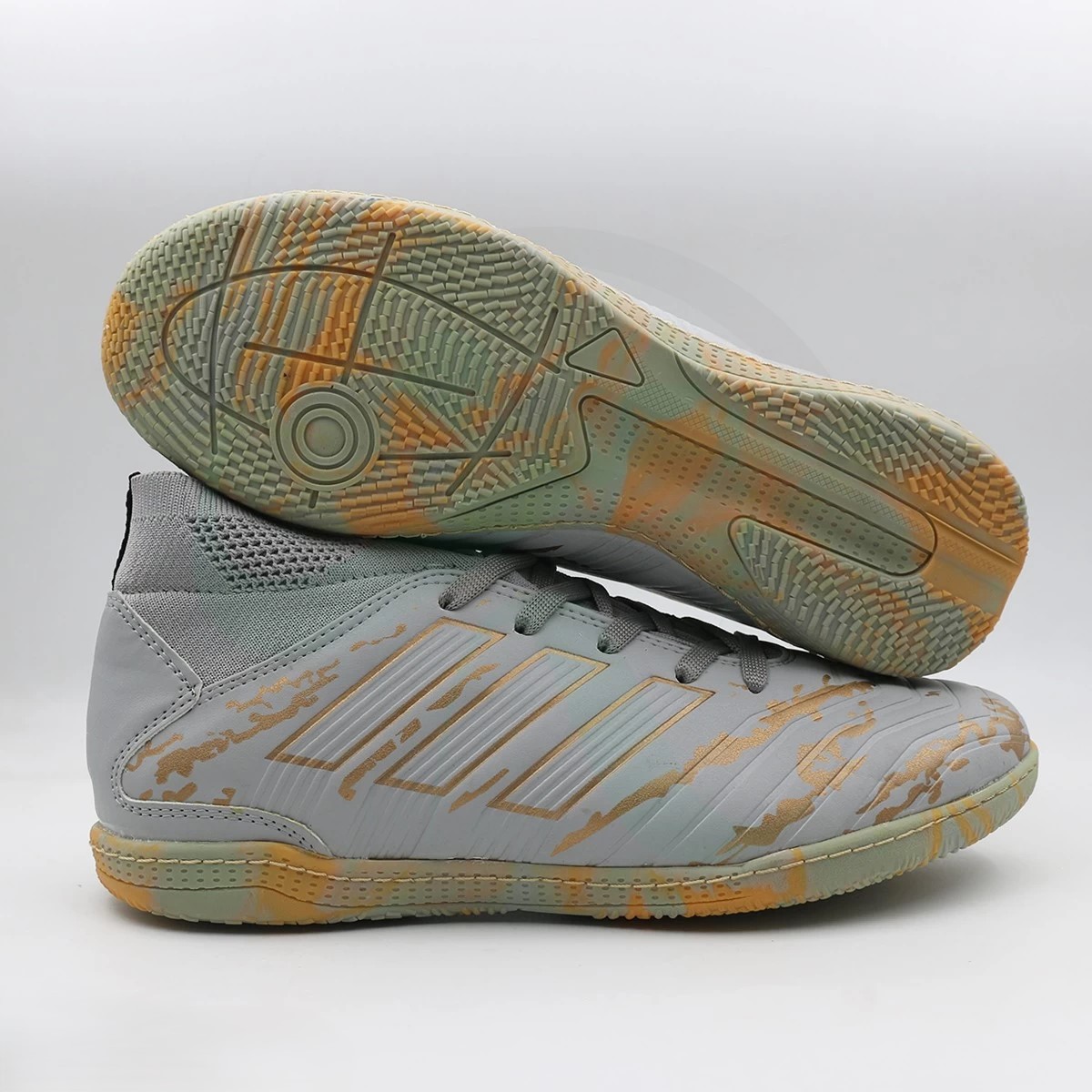 خرید کفش چمن سالنی آدیداس پردیتور ماتادور Adidas Predator Gray | قیمت عالی - اورجینال دبی