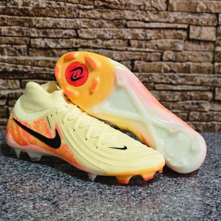 کفش فوتبال نایک فانتوم جی ایکس Nike Phantom GX 2