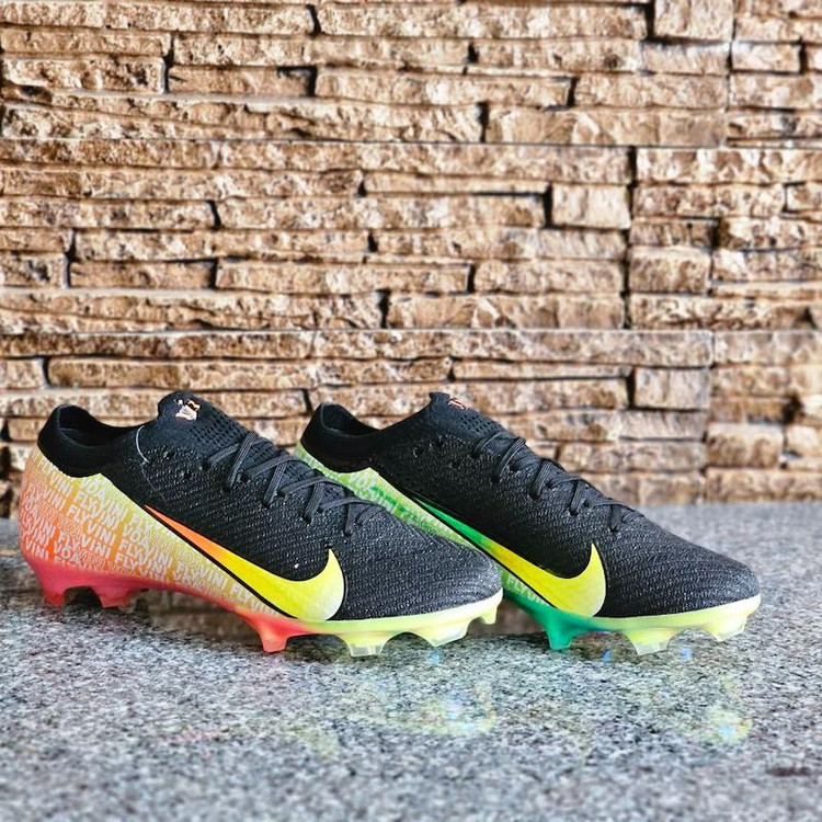 کفش فوتبال نایک مرکوریال ایرزوم ویپورNike Mercurial Airzoom Vapor 16