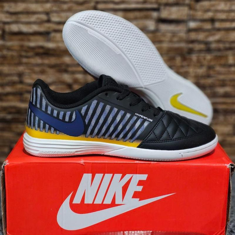 کفش فوتسال نایک لونارگتو Nike Lunar Gato