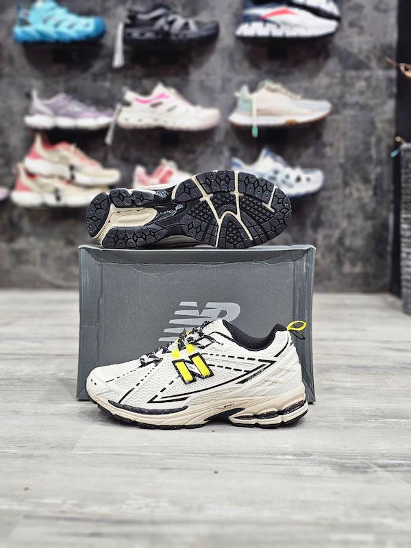 کتونی نیوبالانس New Balance 1806