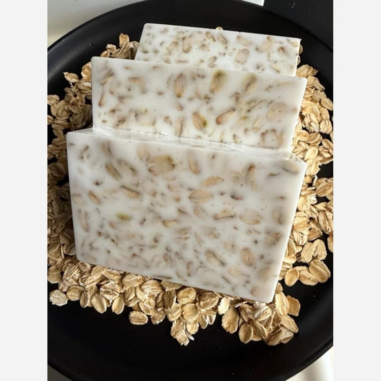 صابون گیاهی جو دست ساز مناسب پوستهای مختلط و نرمال 80 گرمی