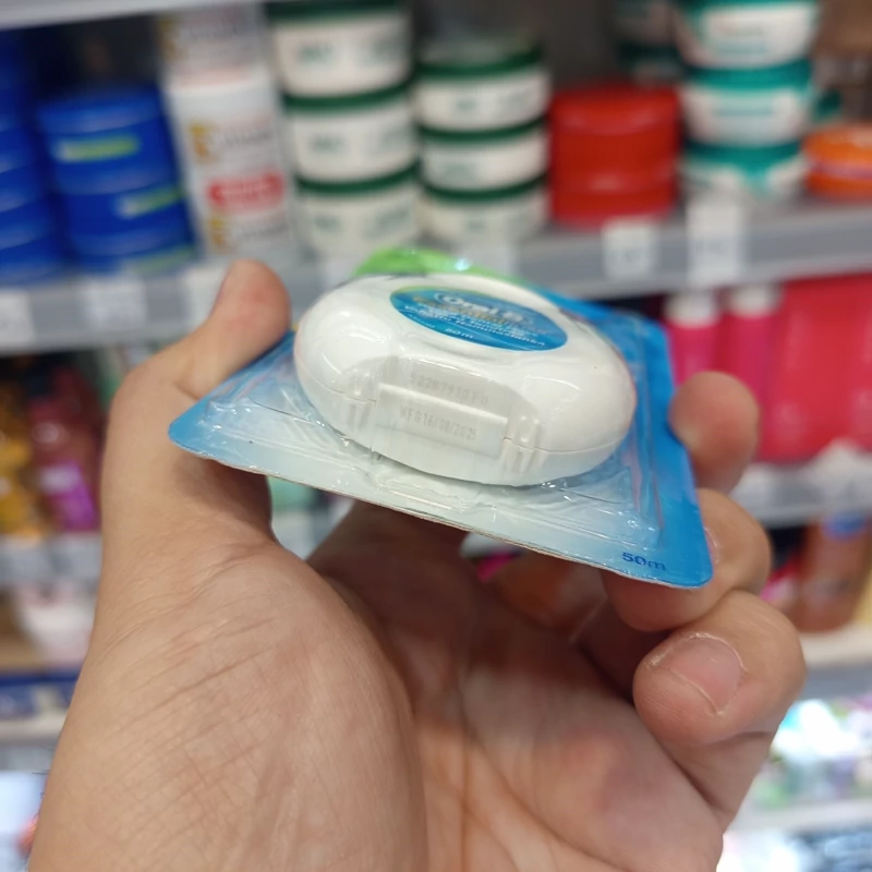 نخ دندان اورال بی اسنشیال فلاس 50 متر تضمین اصالت