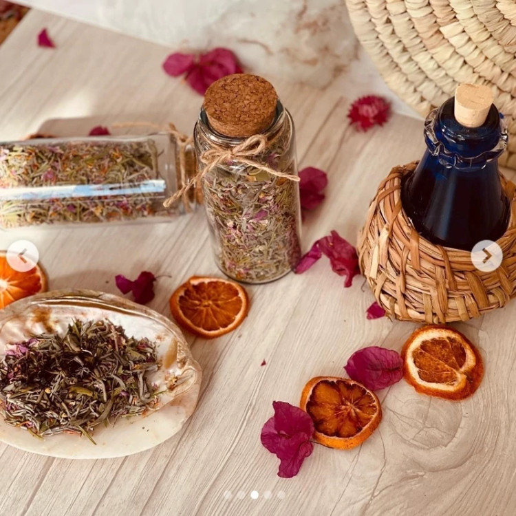 اسماج پودری هفت گیاه عود گیاهی مدل ارامش بخش باران کد 4