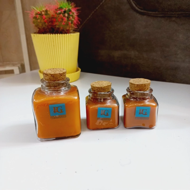 شمع عطری به رنگ دلخواه شما با رایحه اقاقیا