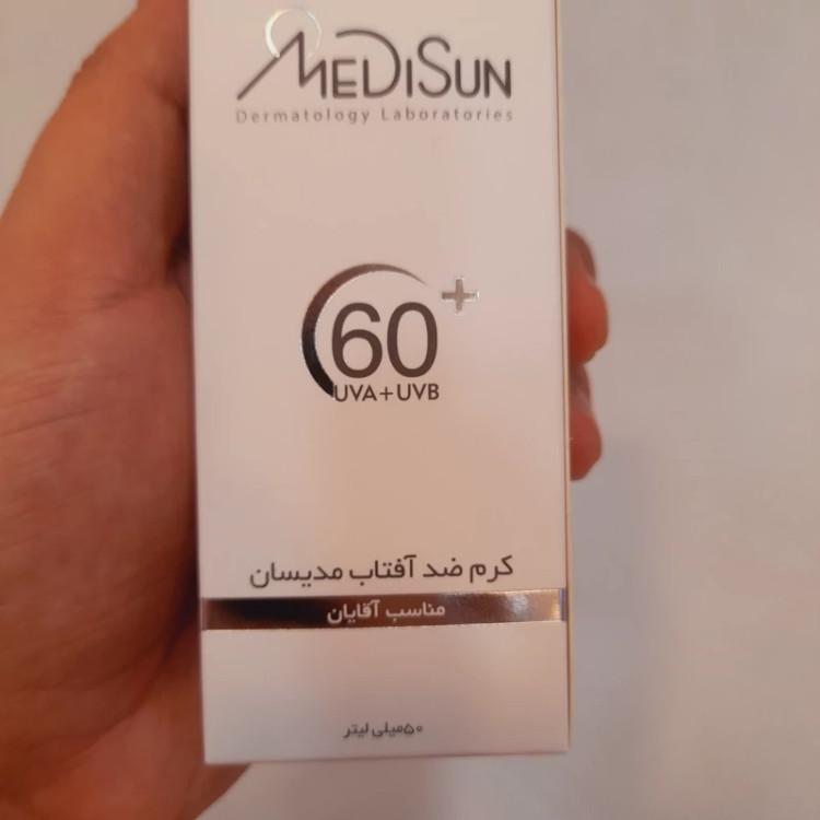 کرم ضد آفتاب SPF60 مدیسان مناسب آقایان 50 میلی لیتر بی رنگ