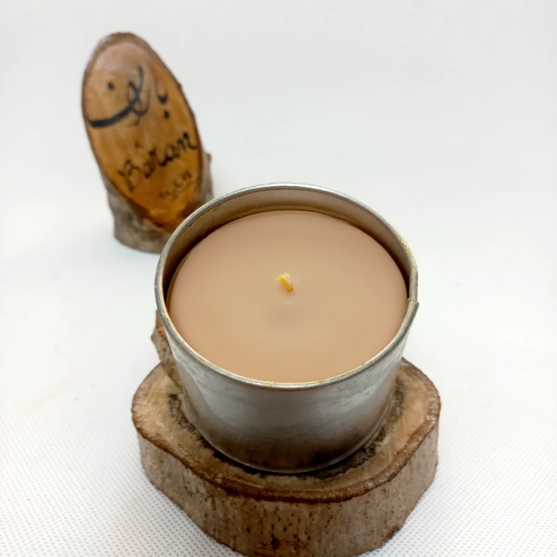 شمع عطری قوطی فلزی درب دار در رایحه ی درخواستی شما