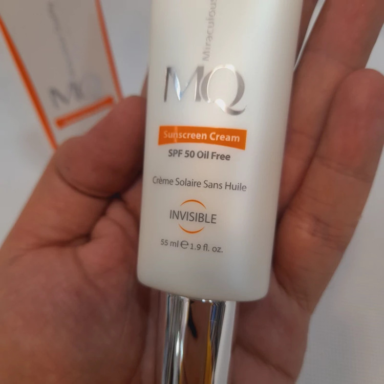 کرم ضدافتاب MQ ام کیو SPF50 اینویزیبل ،بی رنگ 55 میل فاقد چربی اویل فری