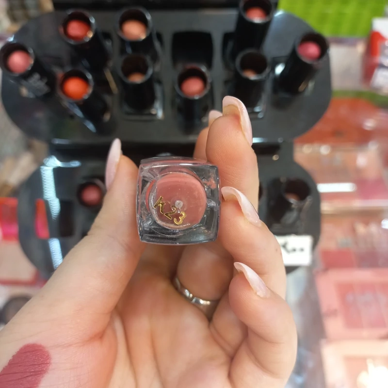 رژلب کاپرا 23ماندگار و بادوام