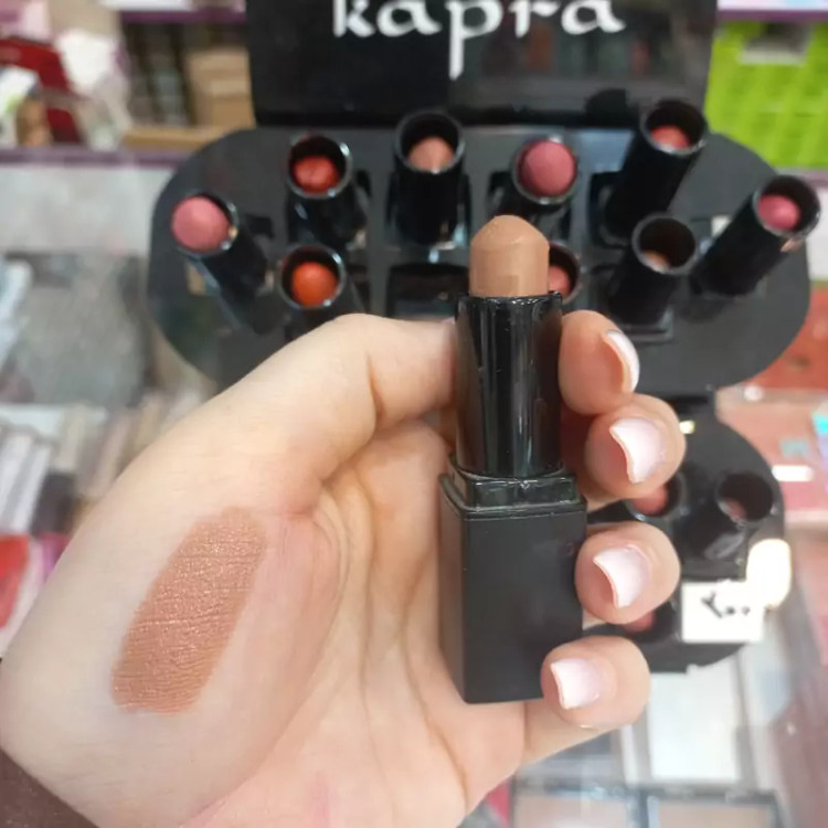 رژلب کاپرا 30ماندگار و بادوام