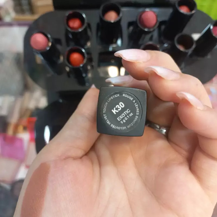 رژلب کاپرا 30ماندگار و بادوام