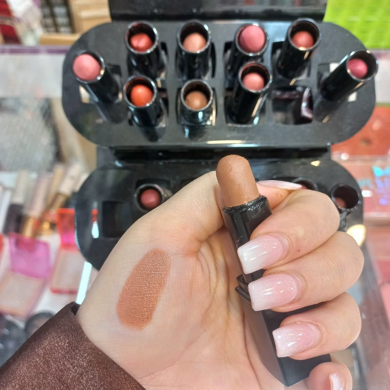 رژلب کاپرا 31ماندگار و بادوام