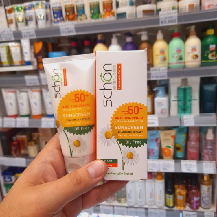 کرم ضدآفتاب شون بی رنگ مناسب پوستهای چرب فاقد چربی Oil free حجم 50 میل و SPF 50