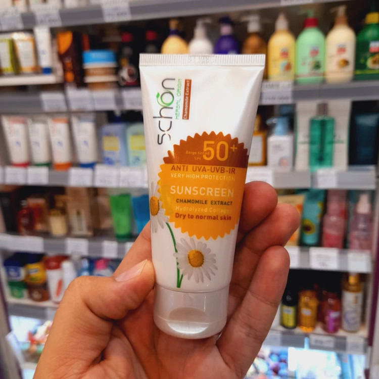 کرم ضدآفتاب شون رنگی بژ مناسب پوستهای خشک تا نرمال Dry to Normal Skin حجم 50 میل SPF 50