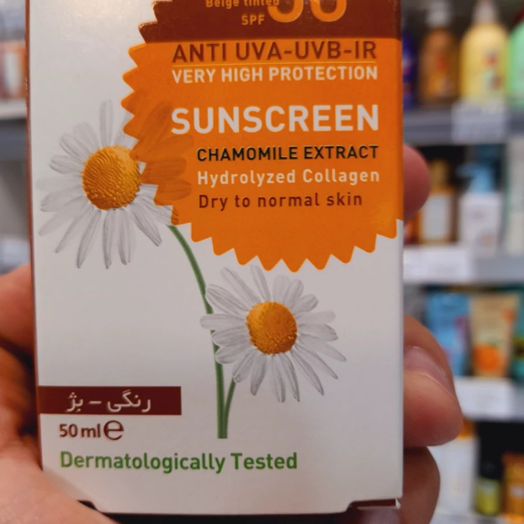 کرم ضدآفتاب شون رنگی بژ مناسب پوستهای خشک تا نرمال Dry to Normal Skin حجم 50 میل SPF 50