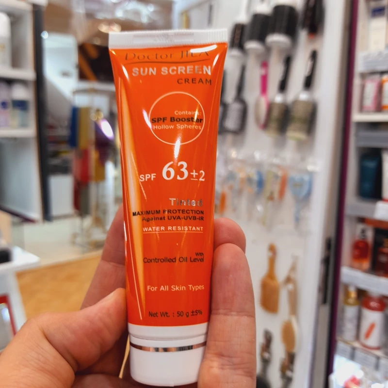 کرم ضد افتاب دکتر ژیلا 63 رنگی کرم پودری 50 گرمی