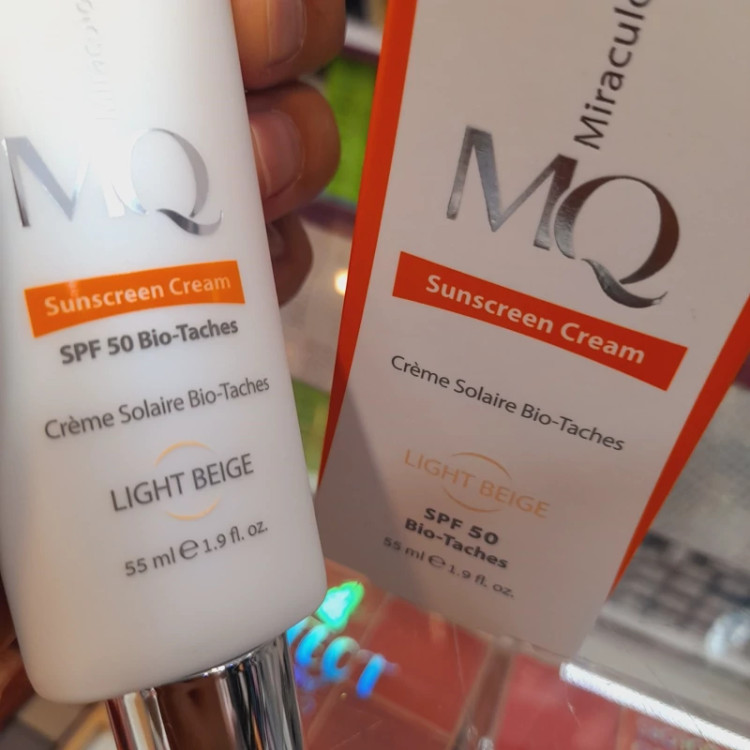 کرم ضدافتاب MQ ام کیو بایوتاچ SPF50 لایت بژ،بژ روشن 55 میل.پوست لک دار