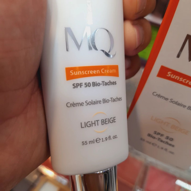 کرم ضدافتاب MQ ام کیو بایوتاچ SPF50 لایت بژ،بژ روشن 55 میل.پوست لک دار