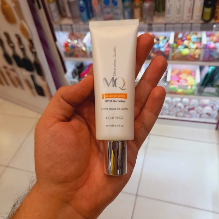 کرم ضدافتاب MQ ام کیو بایوتاچ SPF50 لایت بژ،بژ روشن 55 میل.پوست لک دار