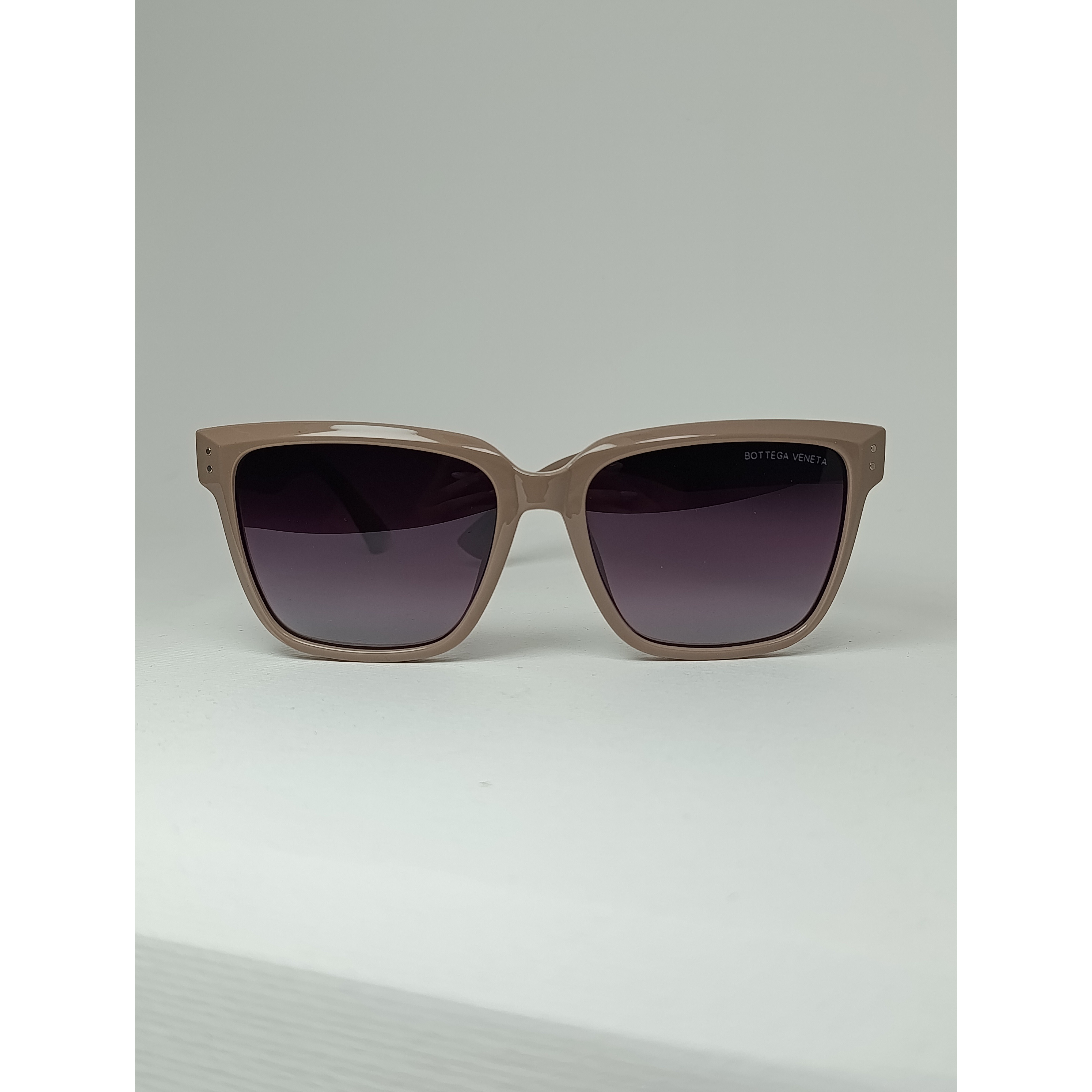 عینک افتابی زنانه مربعی bottega veneta