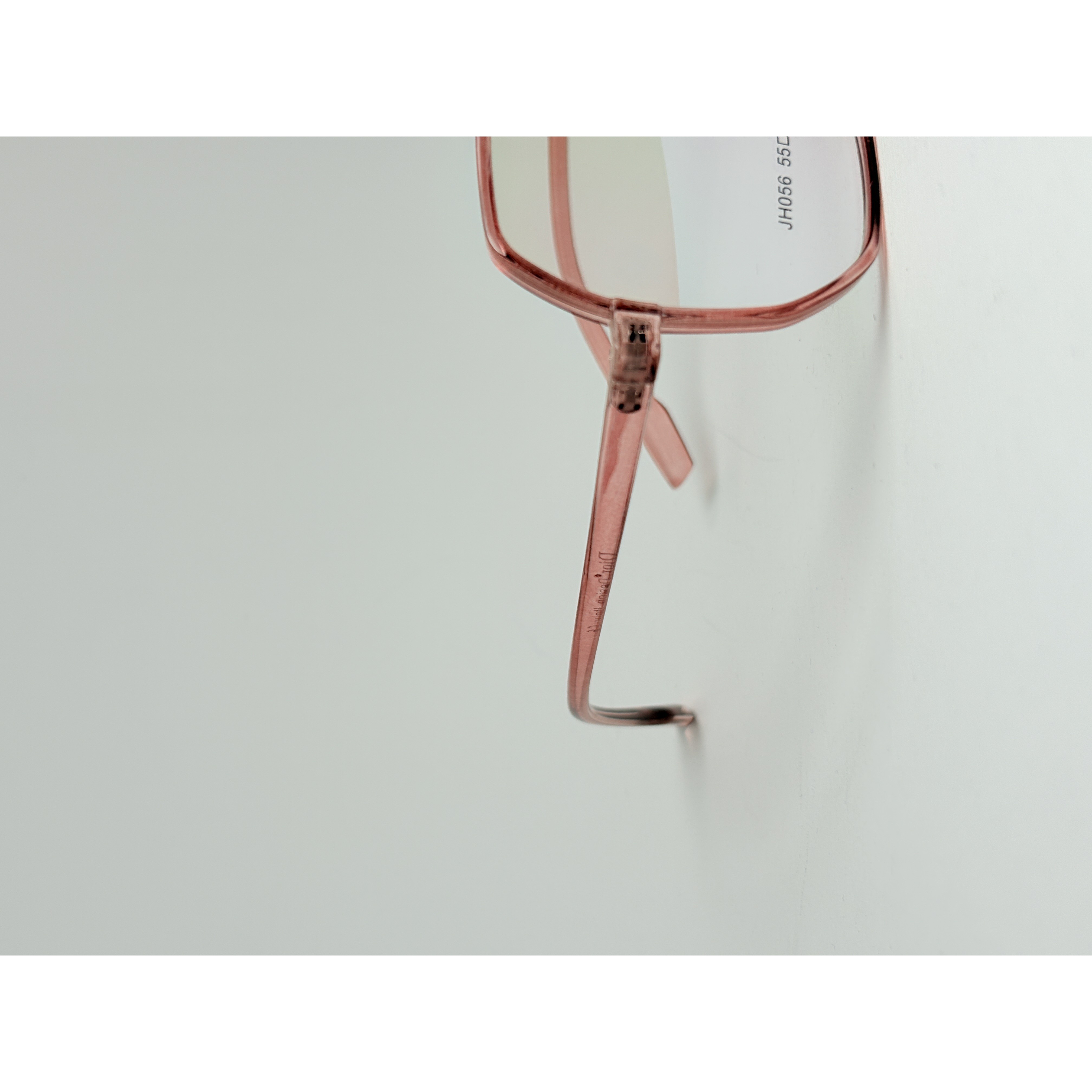 عینک طبی مردانه dior خاص و جذاب