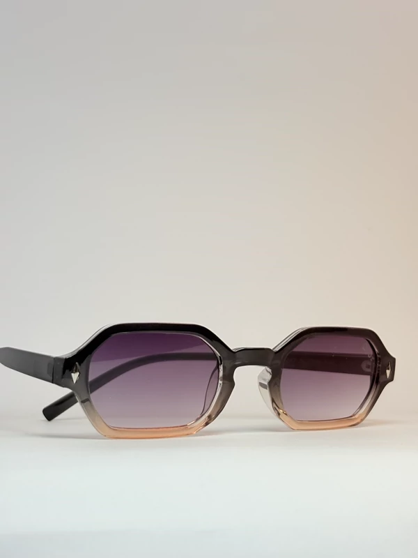 عینک افتابی زنونه دیور