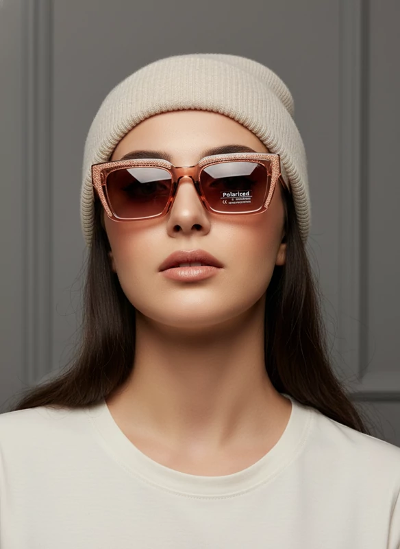 عینک افتابی زنانه گربه ای جیمی چو خاص
