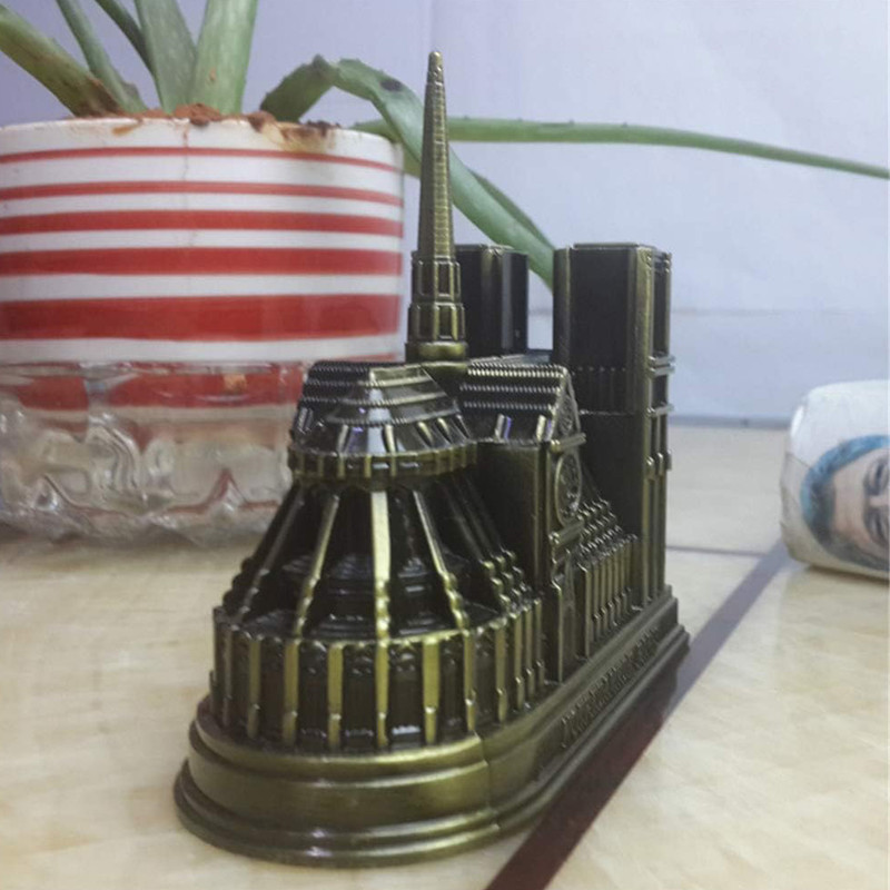 دکوری مدل نوتردام پاریس کد 2-1 5e6
