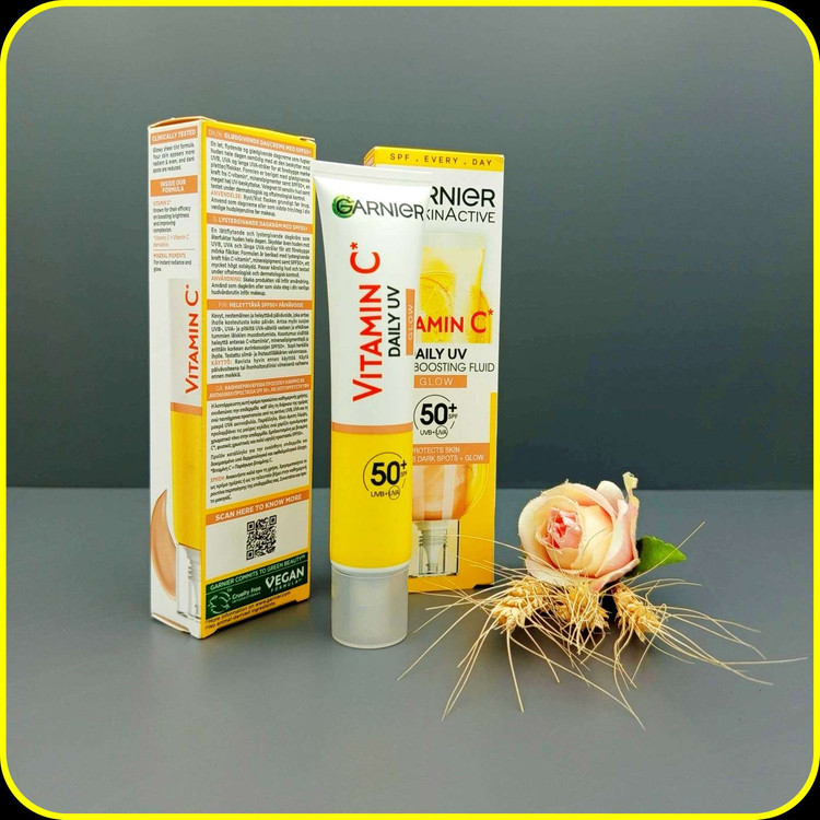 فلوئید ضد آفتاب ویتامین C گارنیه مدل Glow حجم 40 میل | Garnier Vitamin C Daily UV Glow