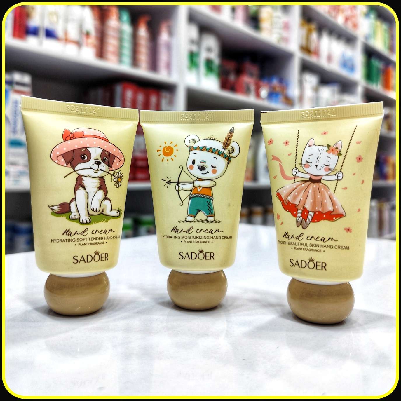کرم دست SADOER مدل Hydrating Moisturizing Hand Cream، مرطوبکننده و نرمکننده دست 40 گرم