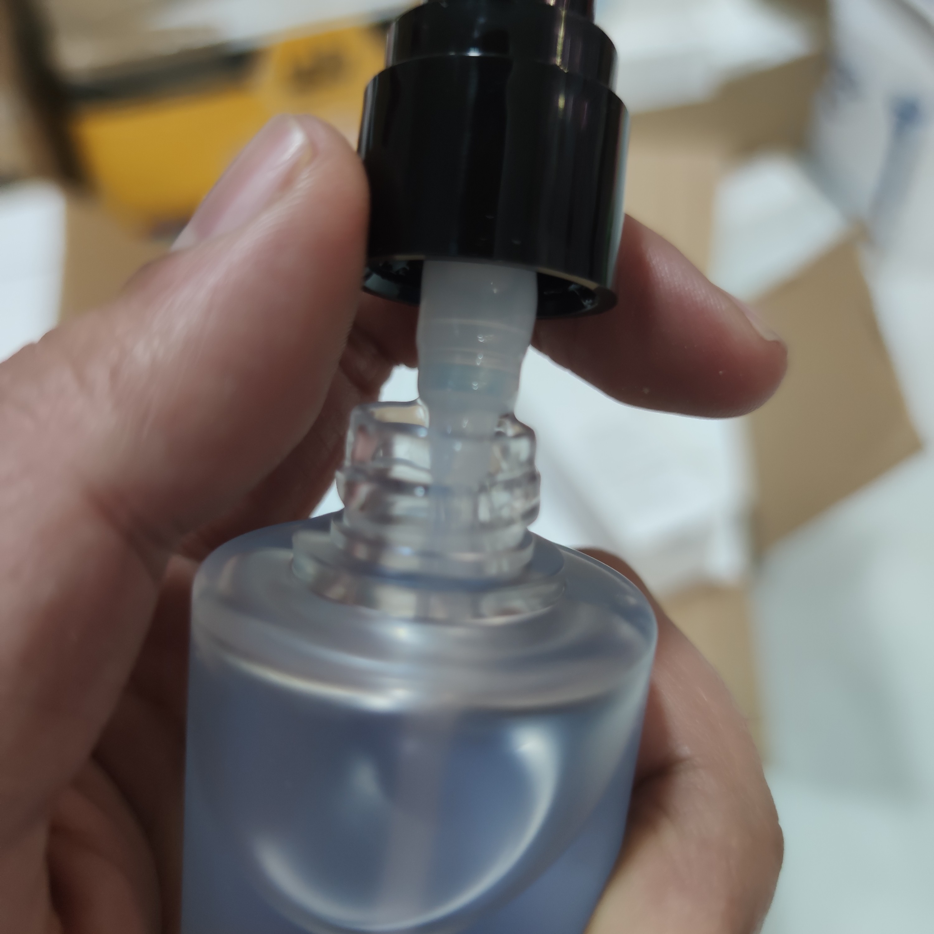 سرم اسنس هیالورونیک اسید کوزارکس جعبه پروانه ای جدید کره ای آبرسان قوی حجم 100ml