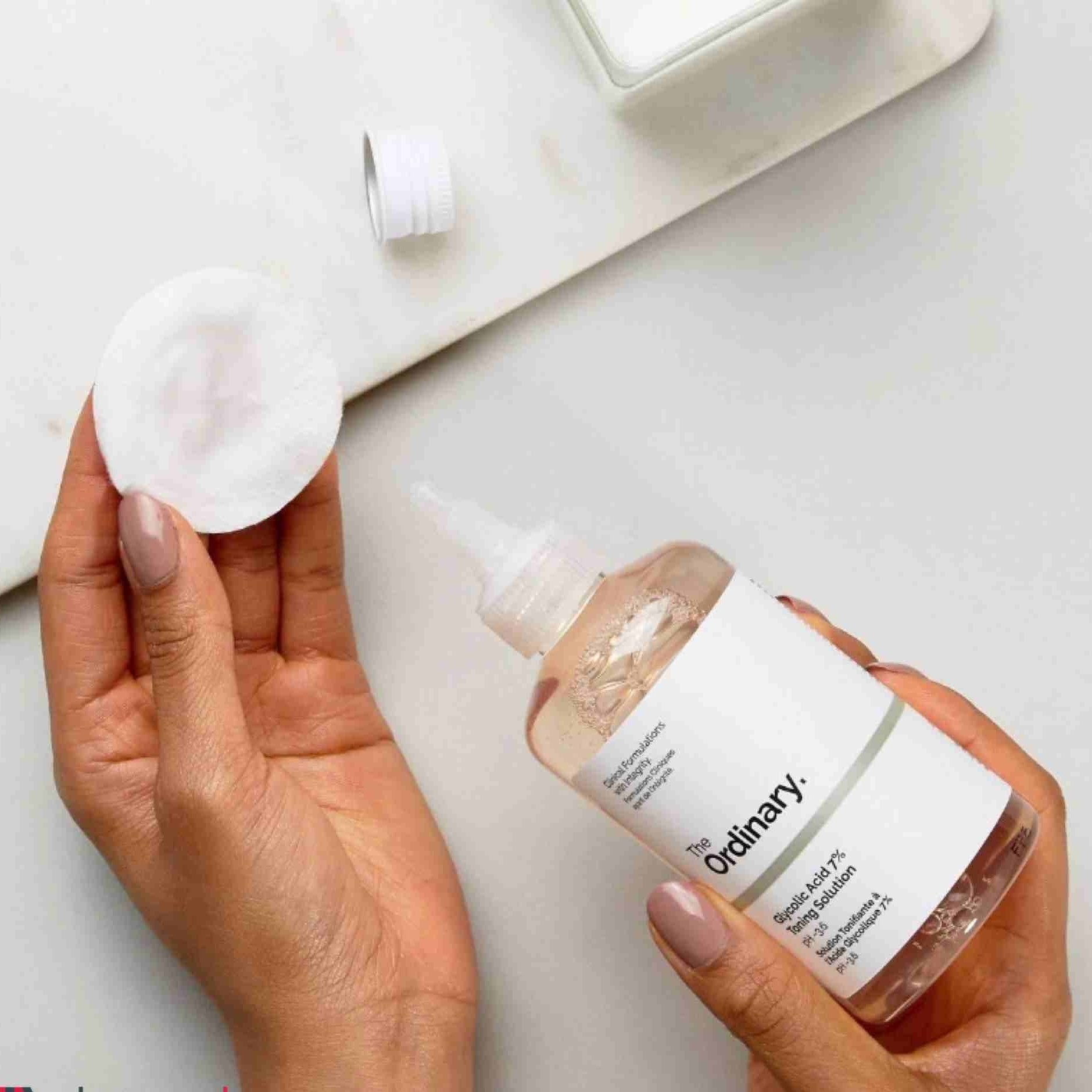تونر گلیکولیک اسید مناسب صورت و بدن 240ml اصل کانادا بچ کد 3B1E دولیبله