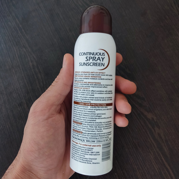 اسپری ضد آفتاب spf60 برای صورت و بدن فاقد چربی سفید کننده