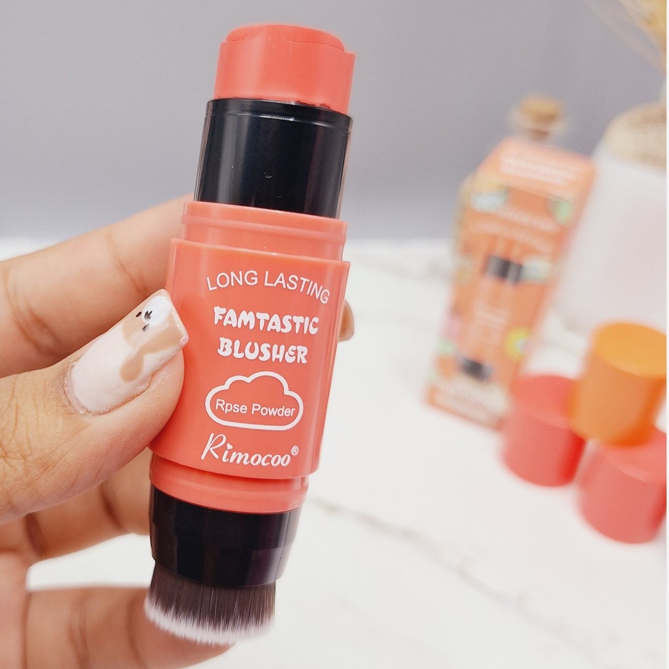 رژگونه براش دار استیکی ریموکو FAMTASTIC BLUSHER