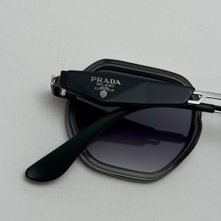 عینک آفتابی پرادا prada سبز به همراه پک کامل پرادا کد 527