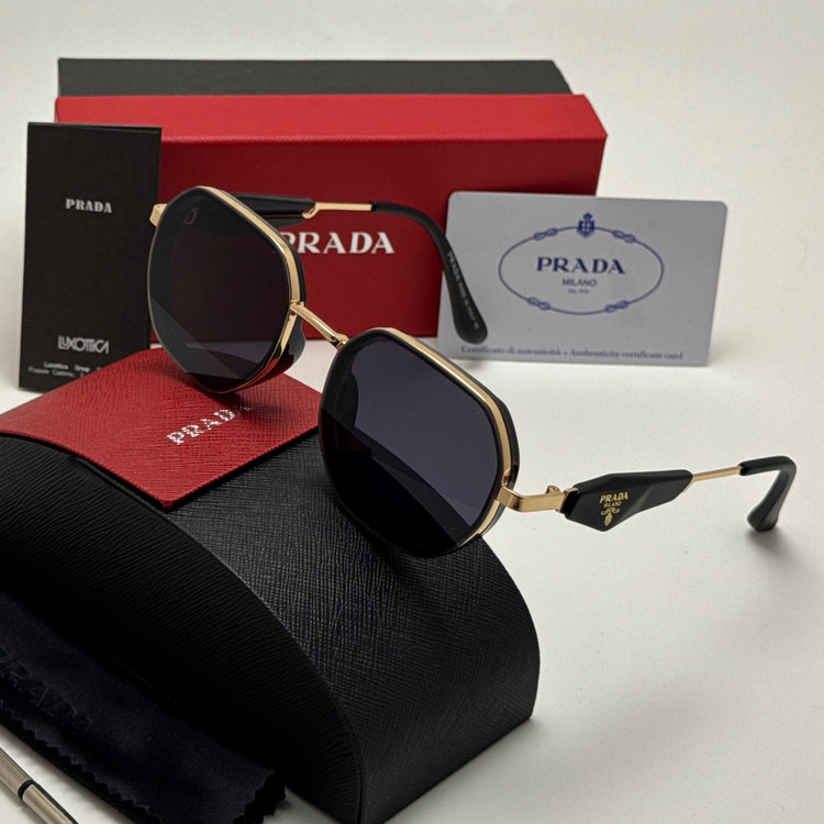 عینک آفتابی پرادا prada مشکی طلایی به همراه پک کامل پرادا کد 527