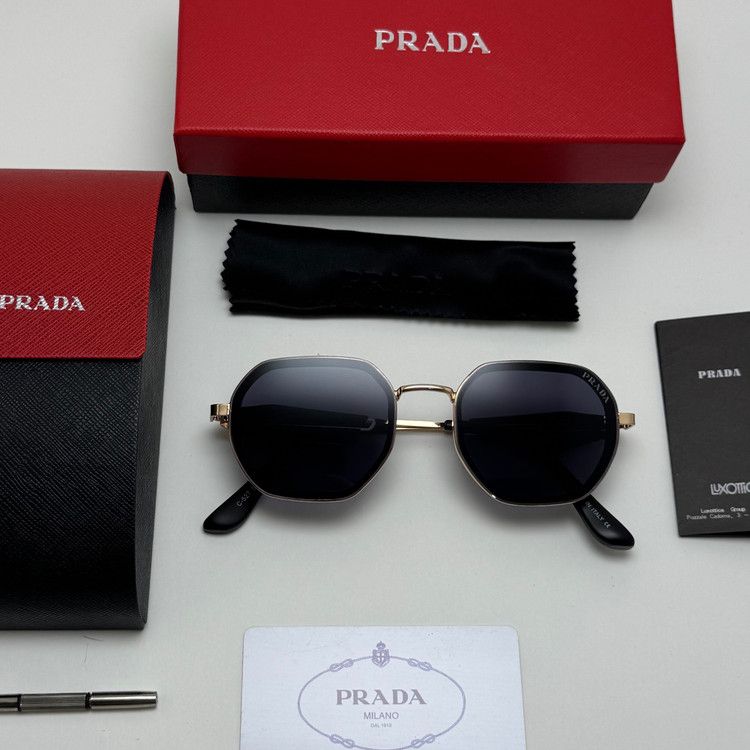 عینک آفتابی پرادا prada مشکی طلایی به همراه پک کامل پرادا کد 527