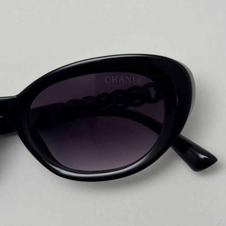 عینک آفتابی زنانه بیضی شنل CHANEL تمام مشکی کد رفرنس 1189 - کیفیت مستر - لولا دوبل