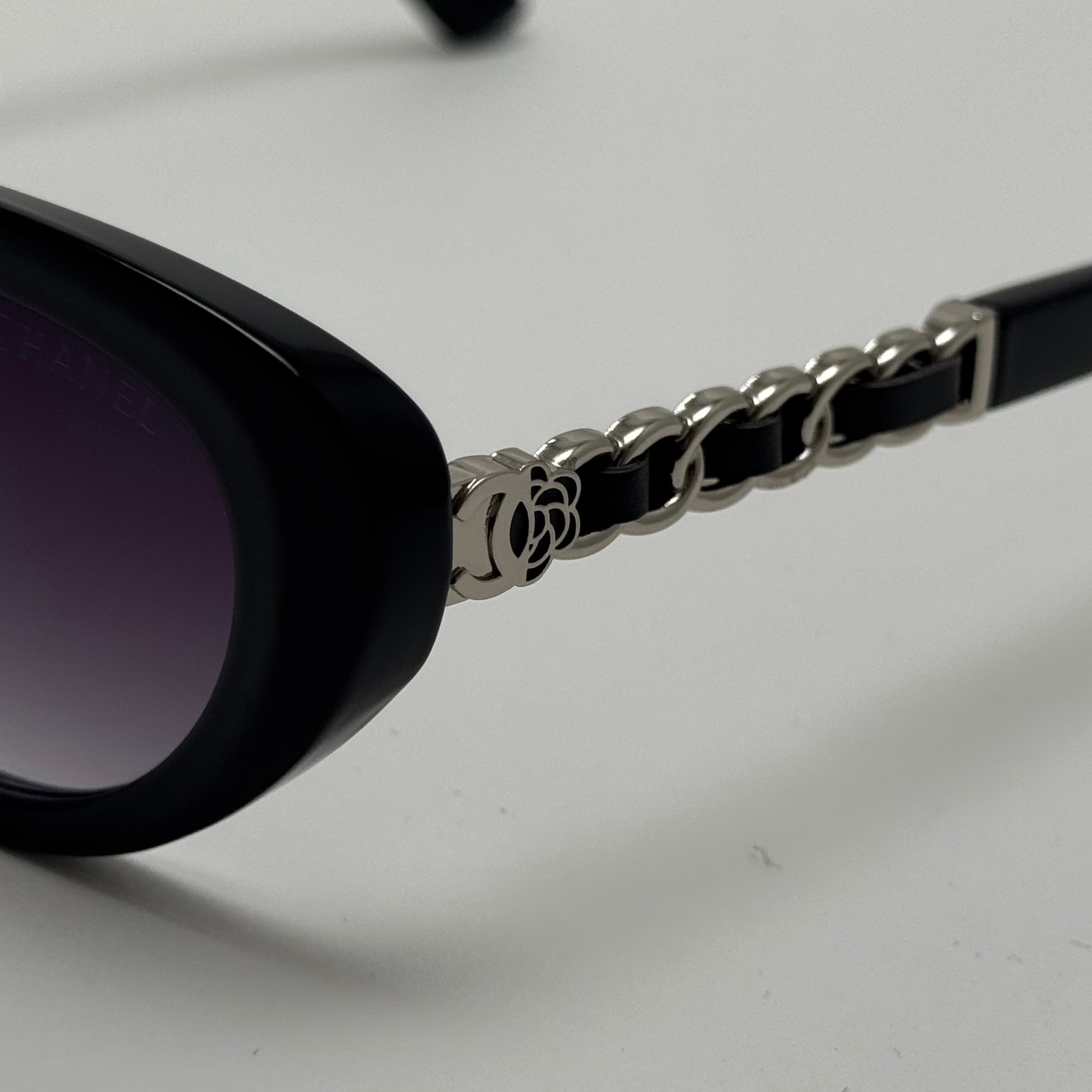 عینک آفتابی زنانه بیضی شنل CHANEL تمام مشکی کد رفرنس 1189 - کیفیت مستر - لولا دوبل