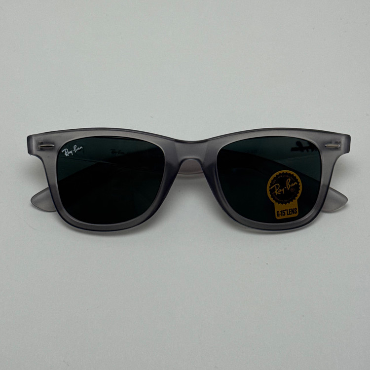 عینک آفتابی ریبن ویفرر شیشه سنگ طوسی عدسی مشکی که همراه پک کامل ریبن Rayban WAYFARER RB 2140 سایز 50