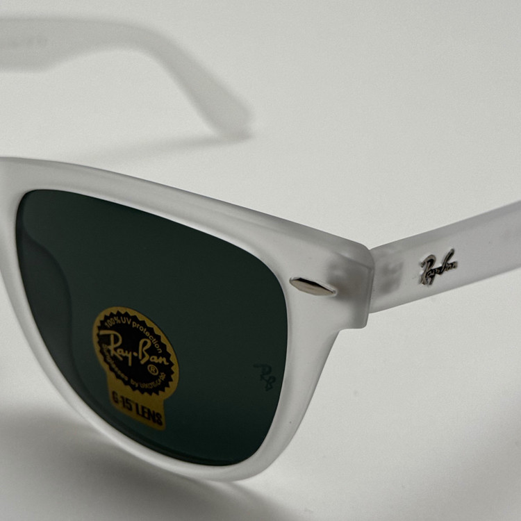 عینک آفتابی ریبن ویفرر شیشه سنگ یخی عدسی مشکی که همراه پک کامل ریبن Rayban WAYFARER RB 2140 سایز 54