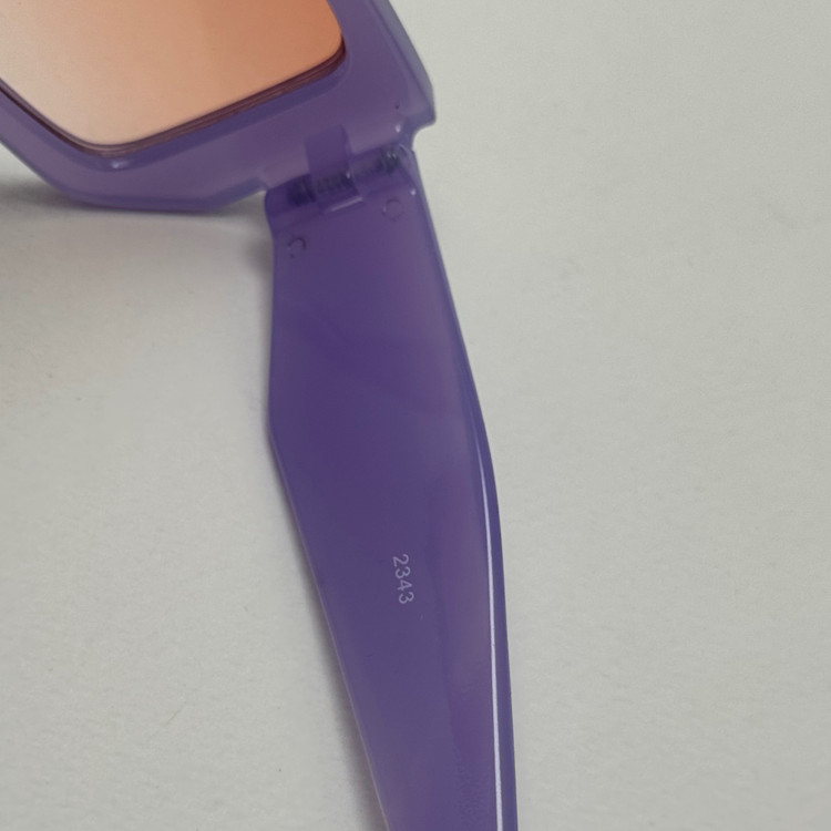 عینک آفتابی و شب پرادا PRADA مستطیلی بنفش عدسی هایلایتکد 2343