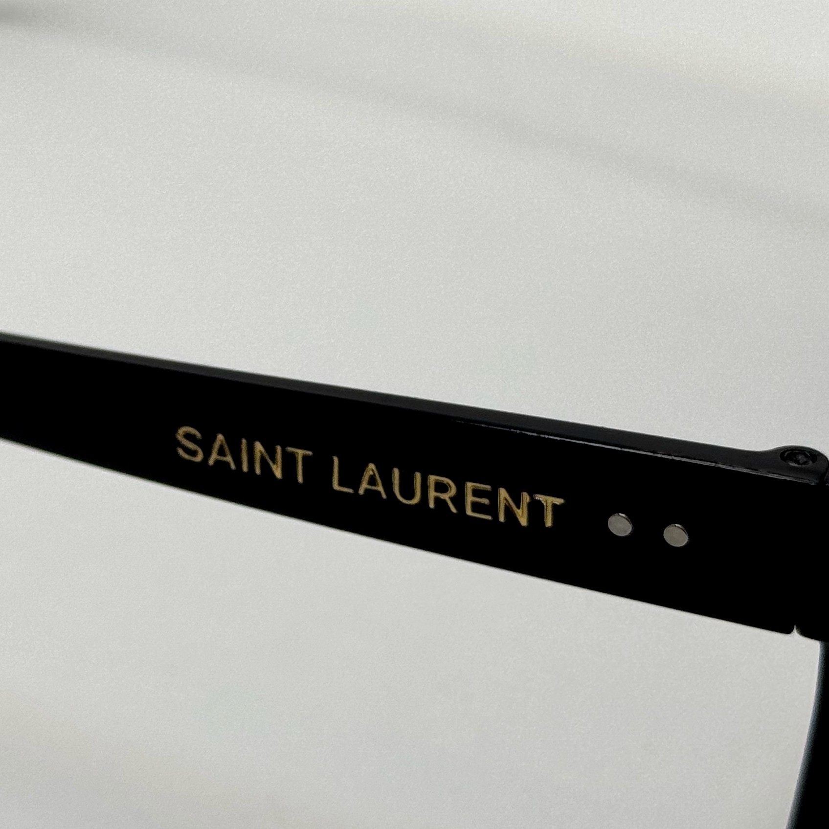 عینک آفتابی ysl مشکی عدسی آبی کد 2001