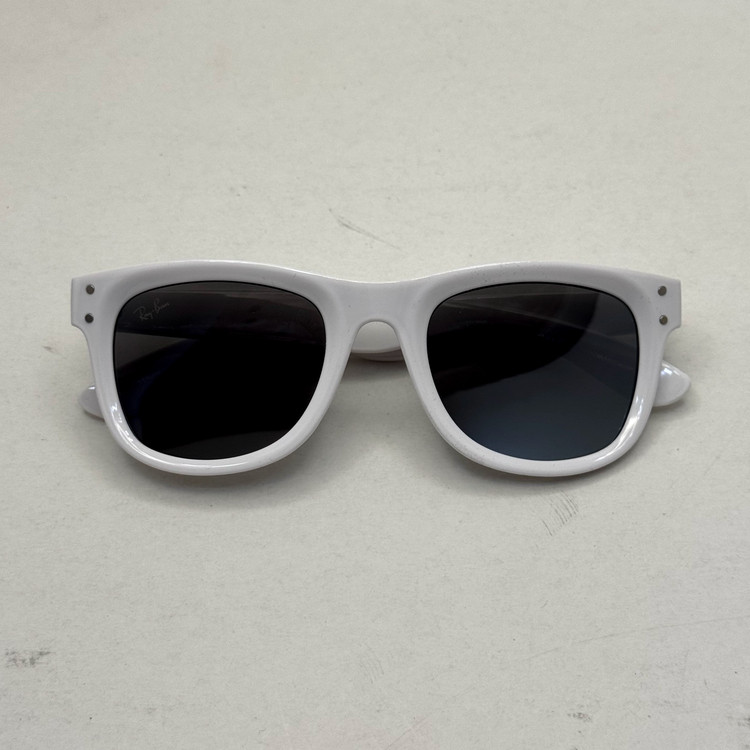 عینک آفتابی ریبن ویفرر ریورس سفید به همراه پک کامل rayban