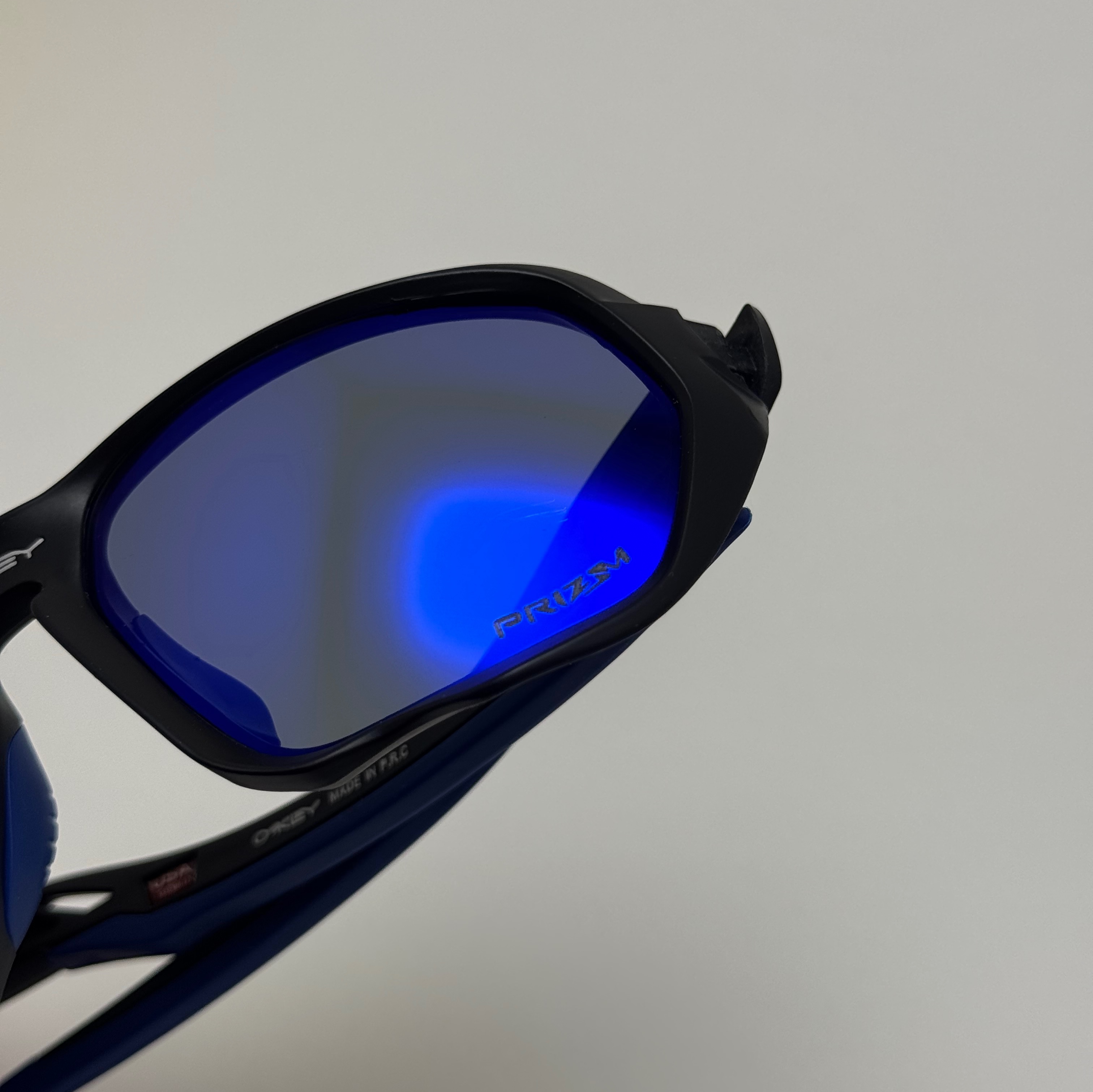 عینک آفتابی اسپرت اوکلی Oakley آبی فریم مشکی کد 9019