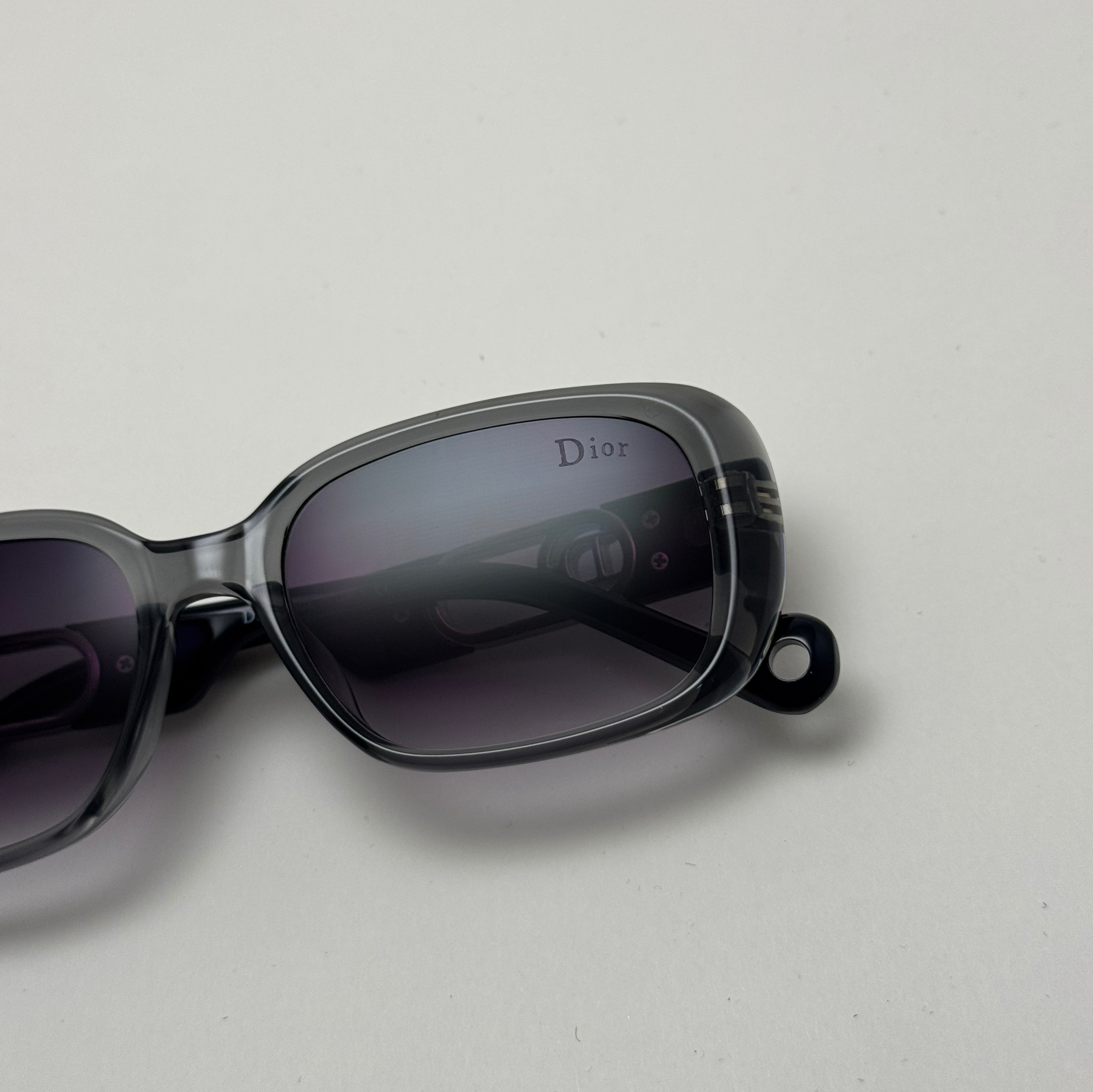 عینک آفتابی دیور DIOR طوسی کیفیت مستر لولا دوبل کد 1199