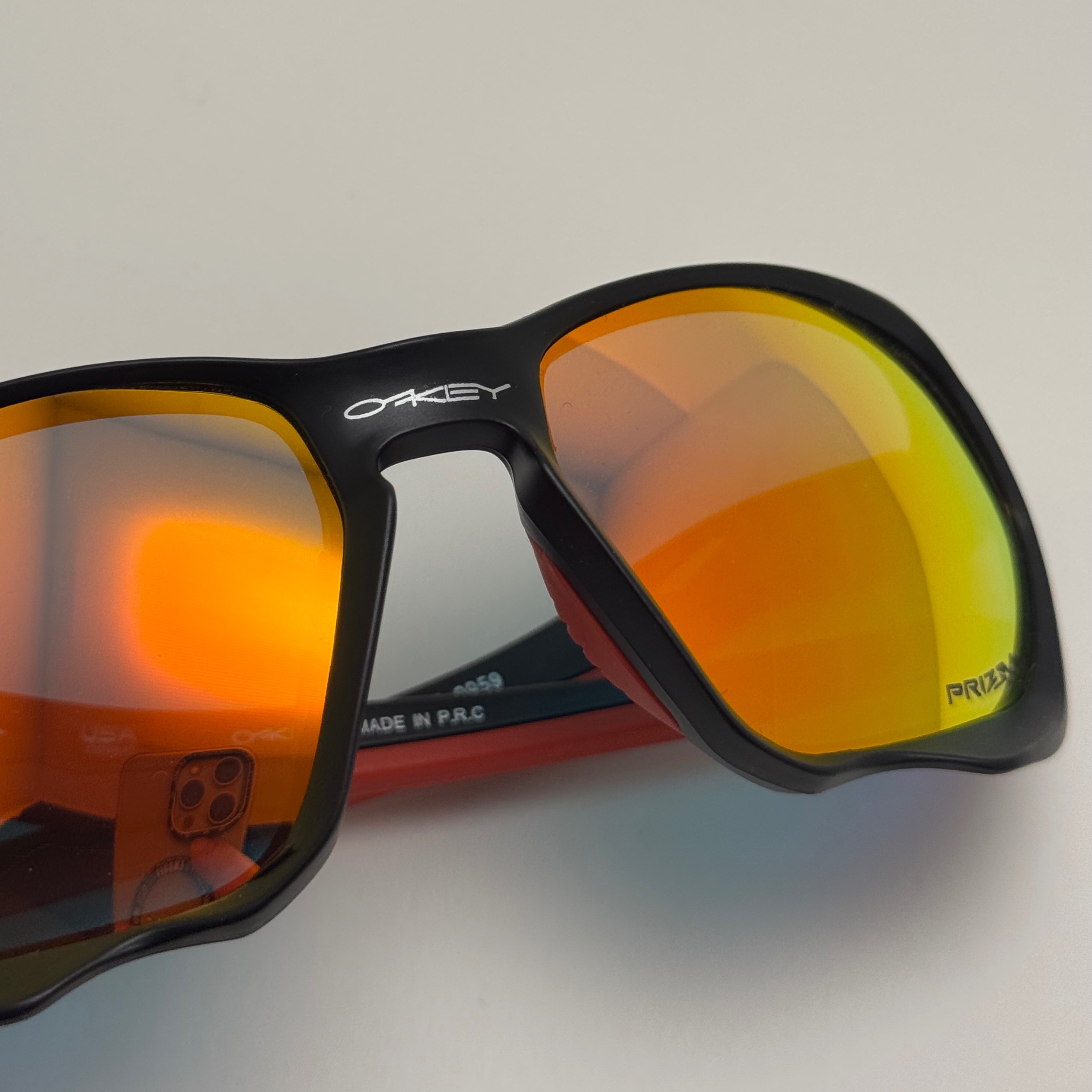 عینک آفتابی اسپرت اوکلی Oakley مدل 9019 آتیشی فریم مشکی