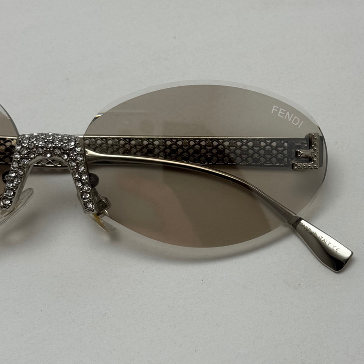 عینک آفتابی و شب زنانه فندی Fendi فریم لس بیضی مدل Oval Frame Diamond Style نگیم کاری شده کیفیت مستر شامپاینی شفاف