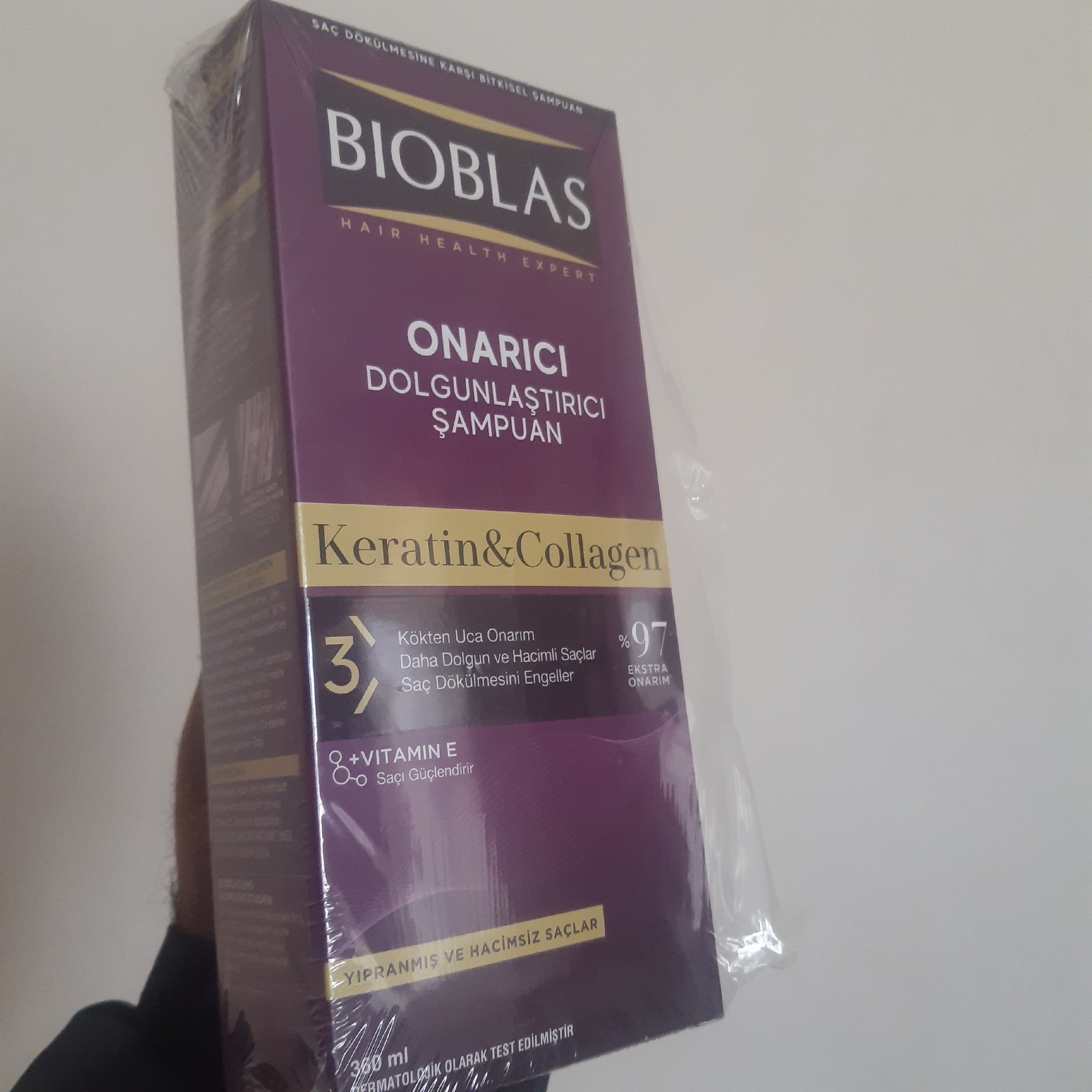 شامپو بیوبلاس کلاژن ضدریزش حجم دهنده و ترمیم کننده حاوی کراتین و نرم کننده