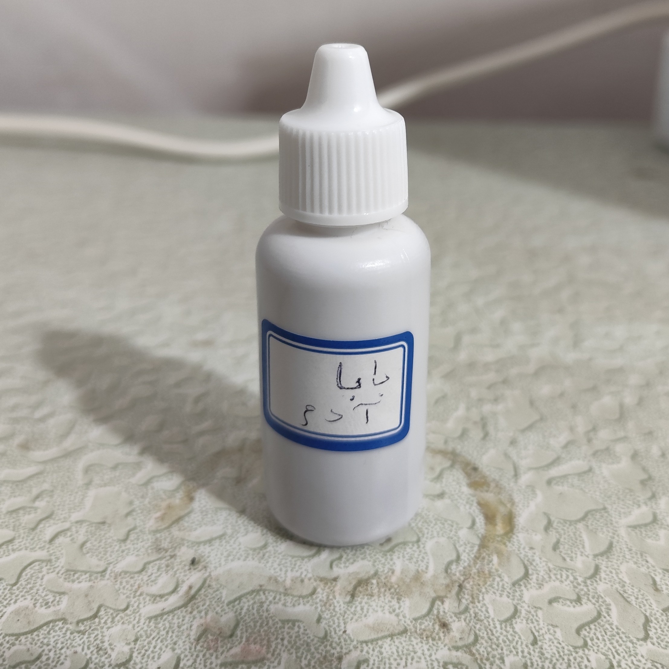 روغن بابا آدم (پرپشت کننده مو تقویت کننده ابرو تقویت کننده ریش و سبیل جلوگیری از ریزش مو شوره سر) روغن باباآدم 30 میلی